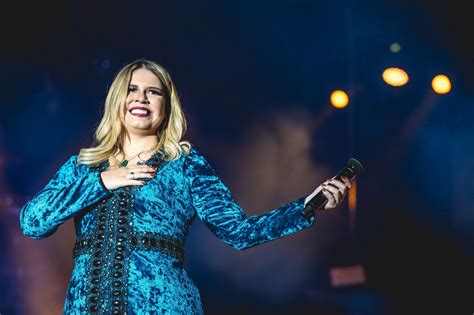 La Tournée Ritmo Brasileiro de Marília Mendonça : Une Explosion de Samba et de Sentiments !