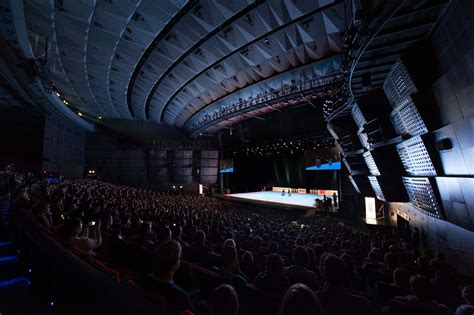 Étincelle du Sud-Est Asiatique: L’Inoubliable Concert de EnVi au Palais des Congrès de Paris!