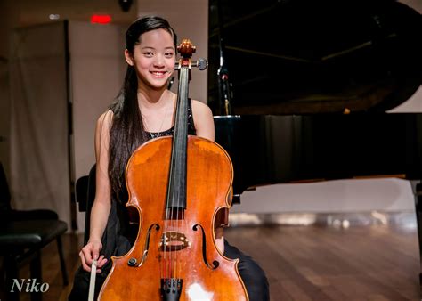 La Nuit Céleste d'Ouyang Nana: Une Fusion de Musique Classique et Pop Contemporaine !